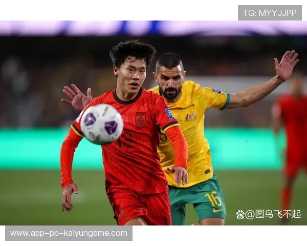 国足内部对抗赛结束，多名新人展现出良好身体状态