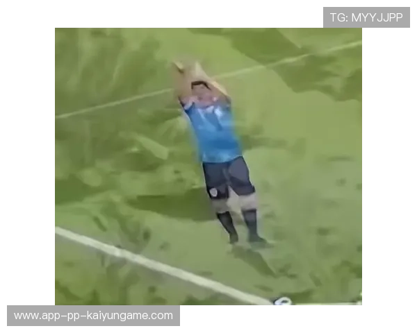 守门员夜间高抛球训练,出击时机判断能力被数据证明进步