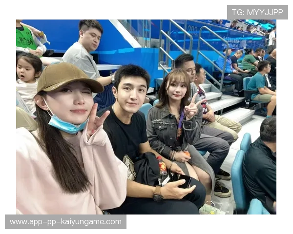 花游冠军梁馨枰分享：人生就是一片旷野，尽情奔跑！，花游梁馨枰微博